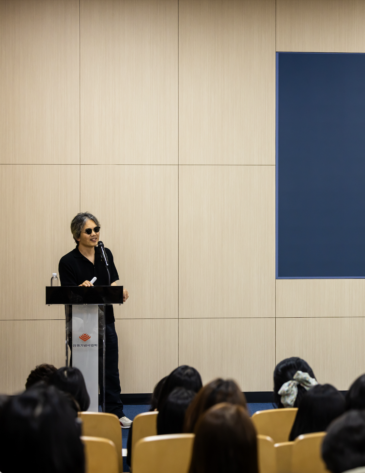 조이엘 작가 서재 및 책상